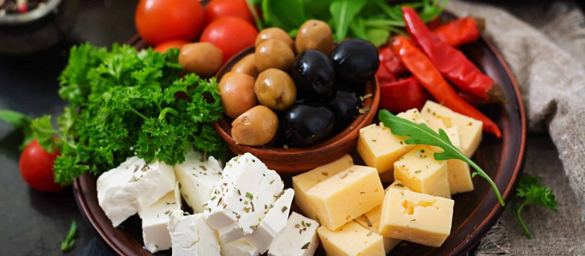 Diner platter - olives, cheese and vegetables